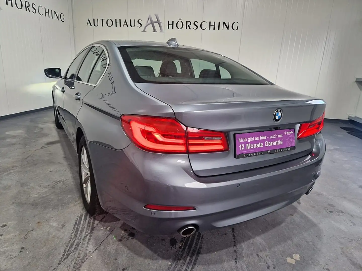 Vehicle image, number 6