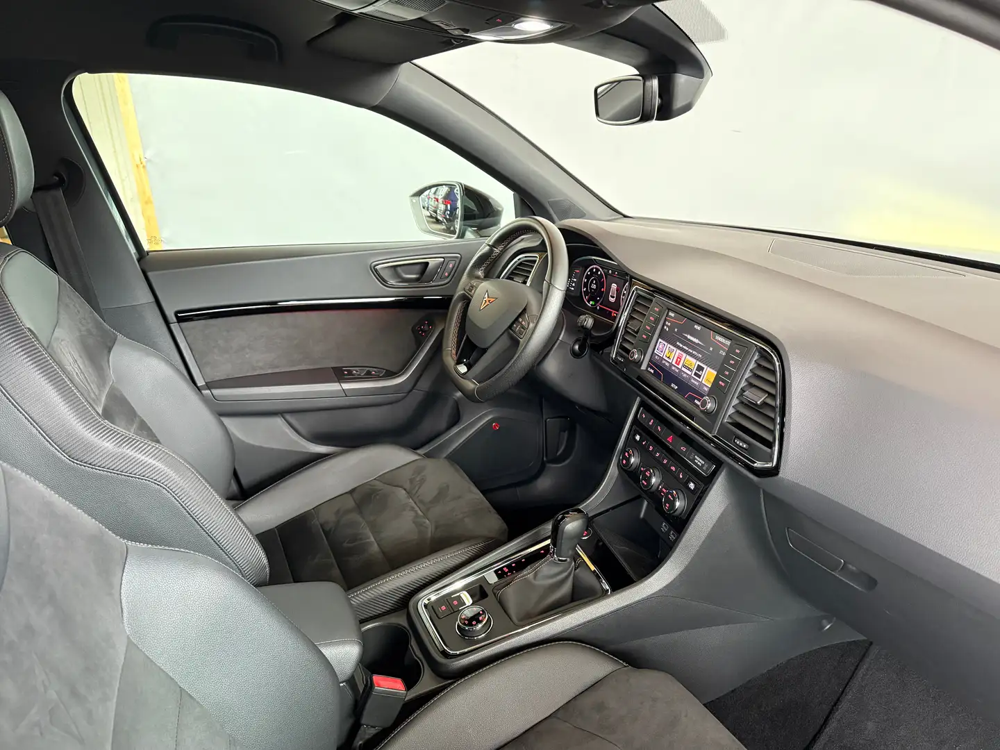 Vehicle image, number 10
