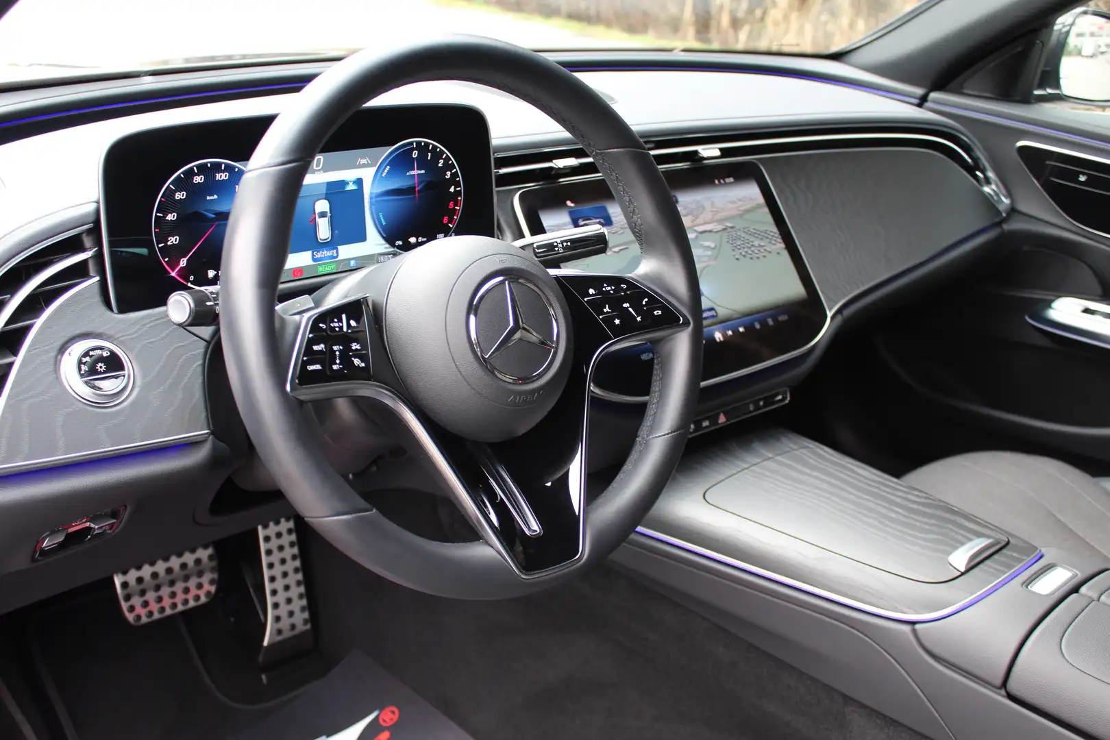 Vehicle image, number 6