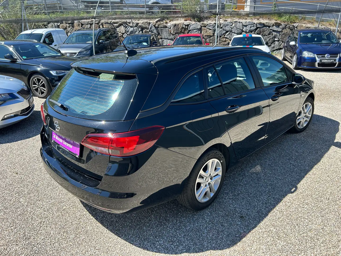 Vehicle image, number 12