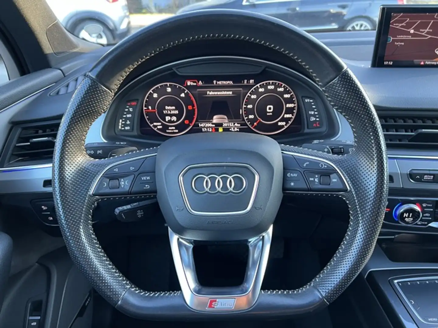 Vehicle image, number 13