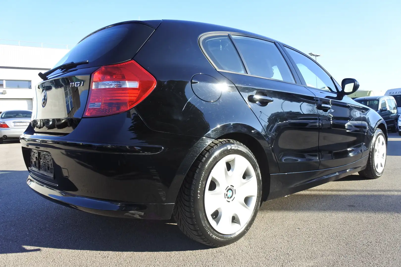 Vehicle image, number 9