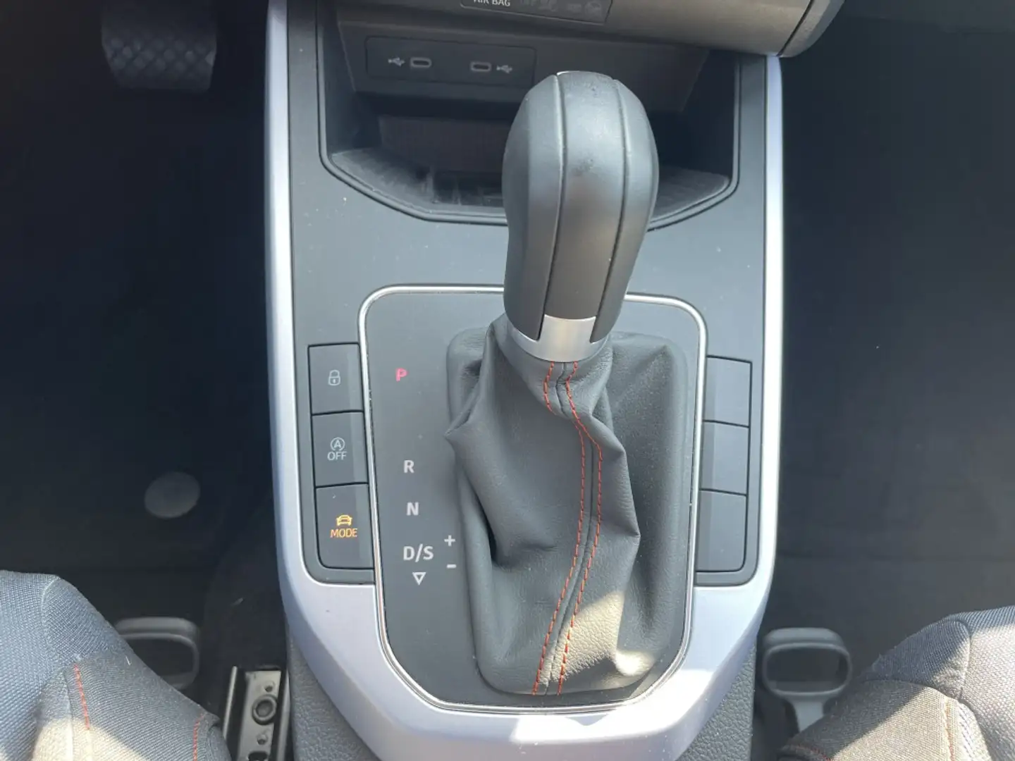 Vehicle image, number 14
