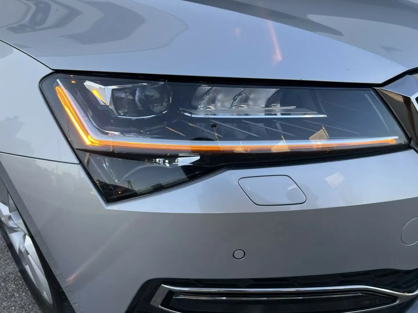Vehicle image, number 5