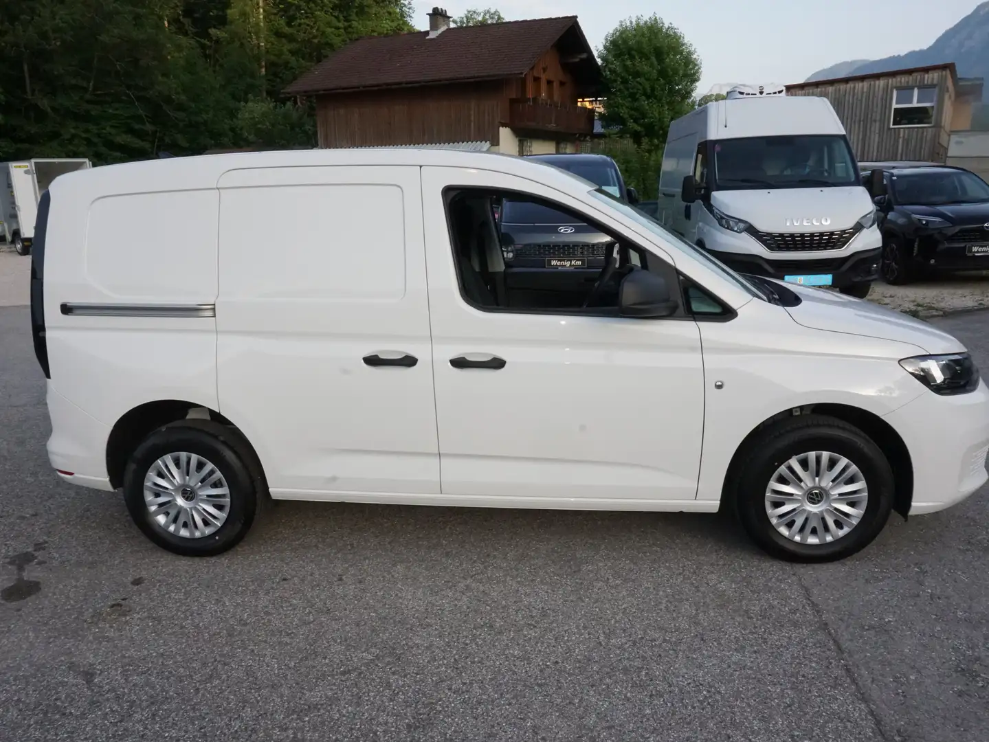 Vehicle image, number 11