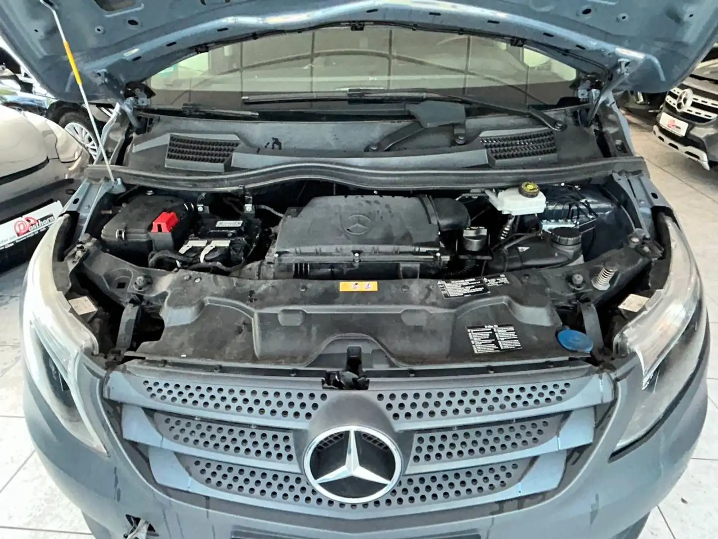 Vehicle image, number 14