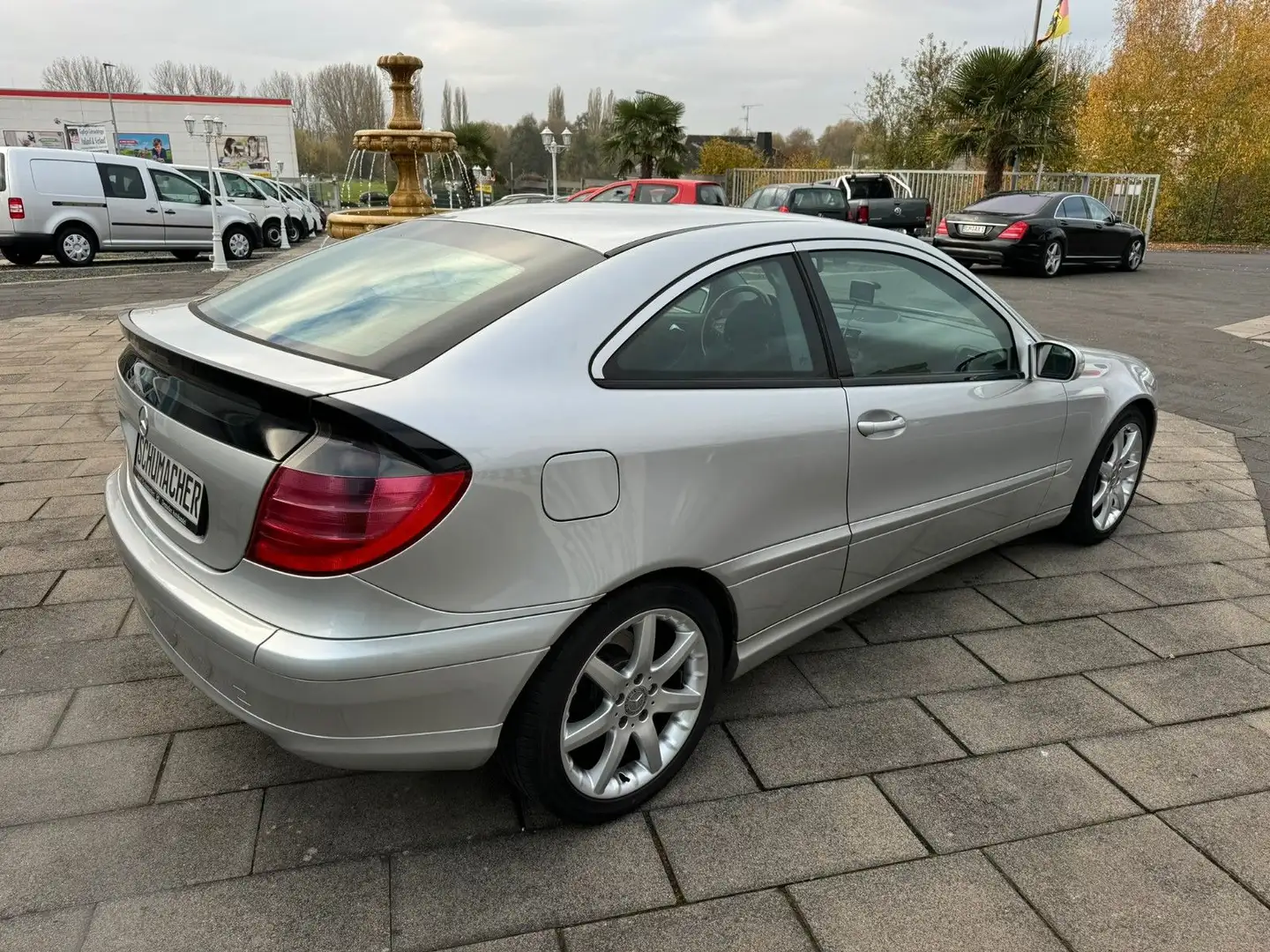 Vehicle image, number 2