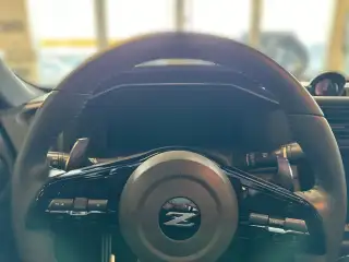 Vehicle image thumbnail, number 8