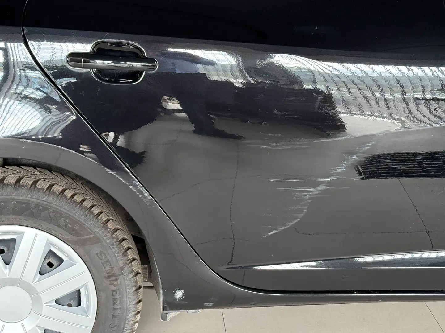 Vehicle image, number 16