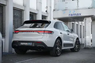 Vehicle image thumbnail, number 7