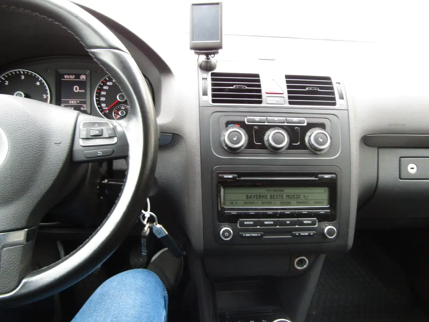 Vehicle image, number 12