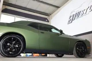 Vehicle image thumbnail, number 8