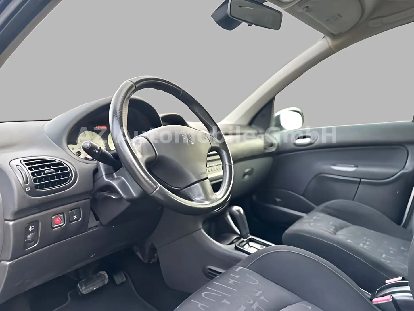 Vehicle image, number 8