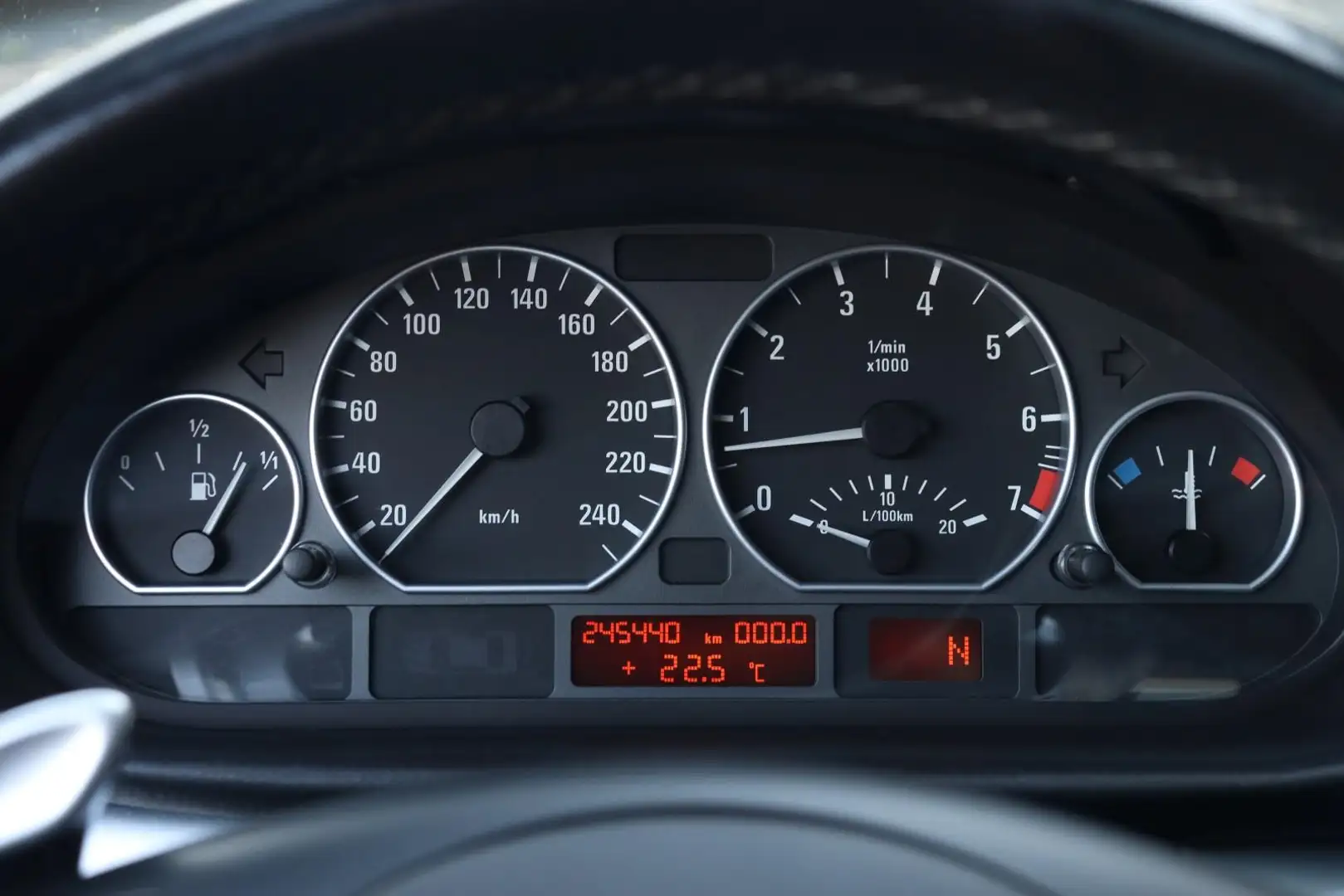 Vehicle image, number 9