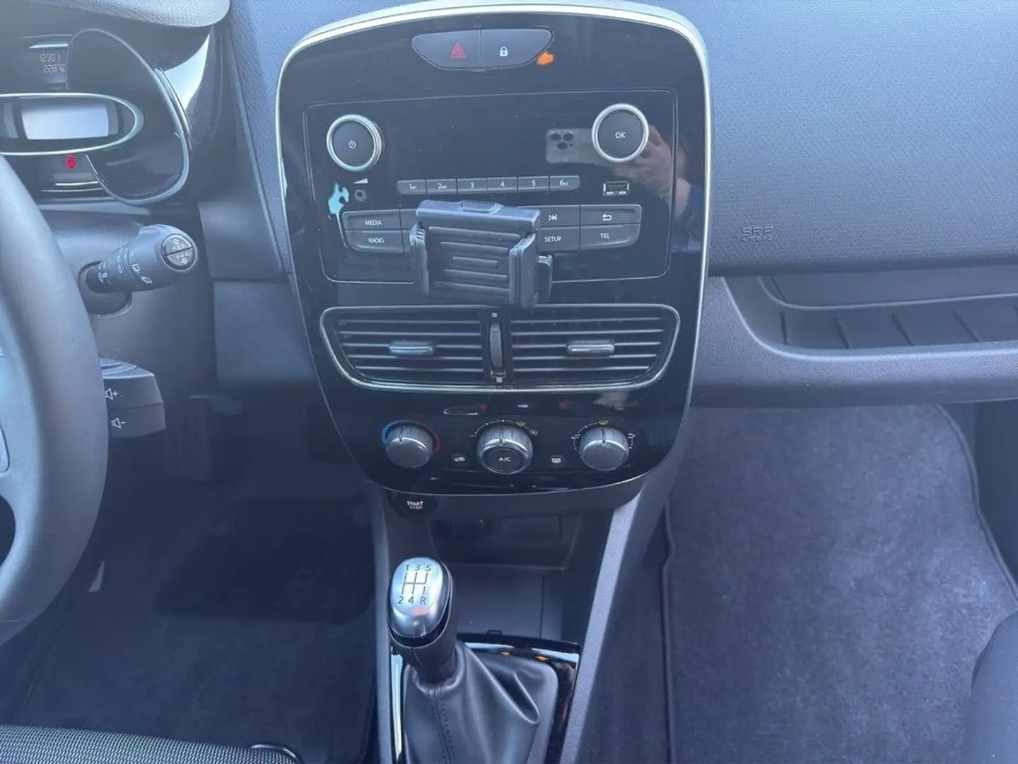 Vehicle image, number 12