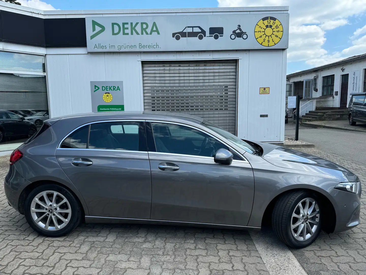 Vehicle image, number 2