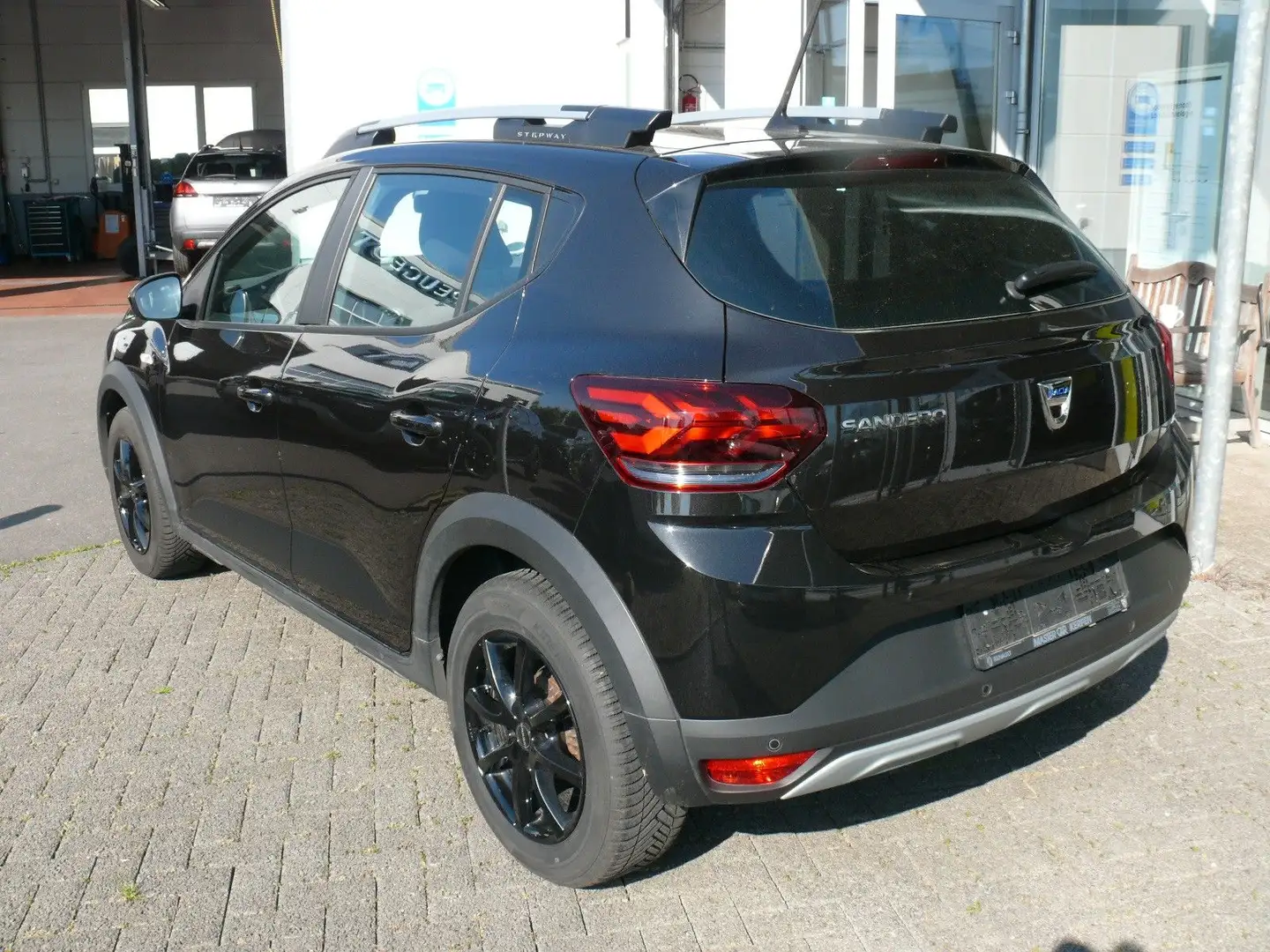 Vehicle image, number 14