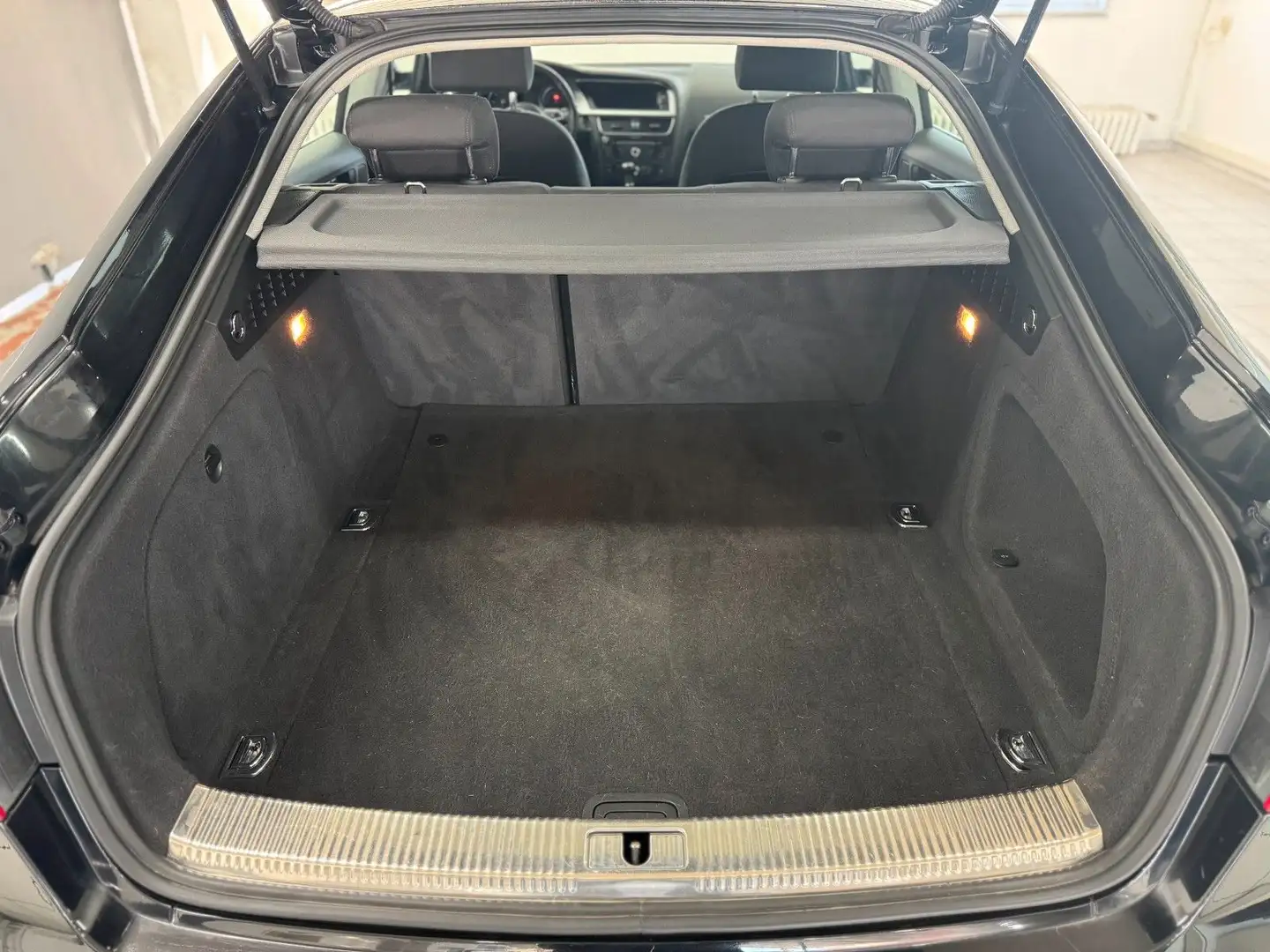 Vehicle image, number 9