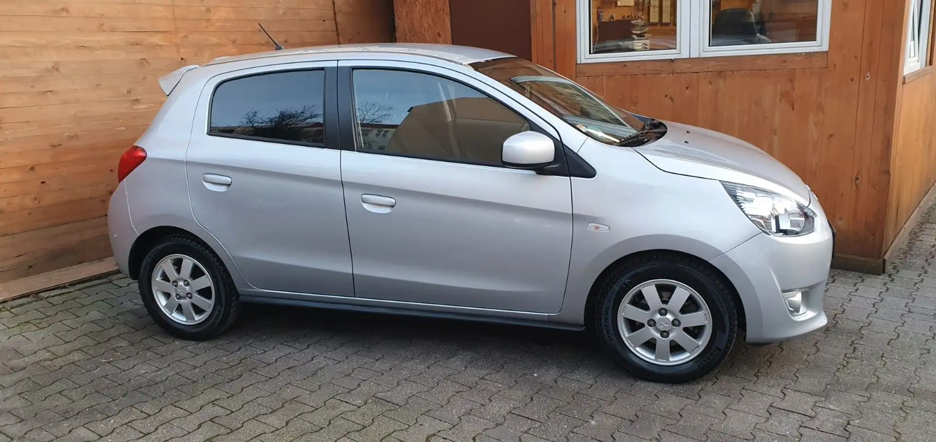 Vehicle image, number 2