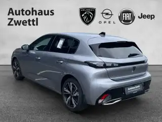 Vehicle image thumbnail, number 4