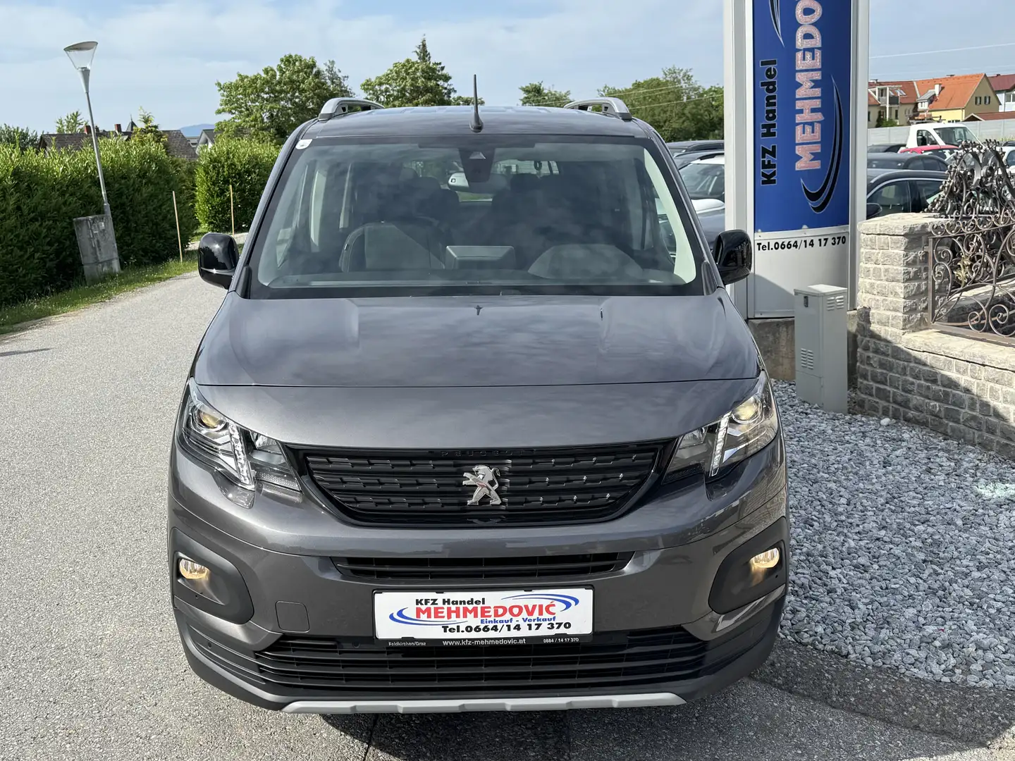 Vehicle image, number 4