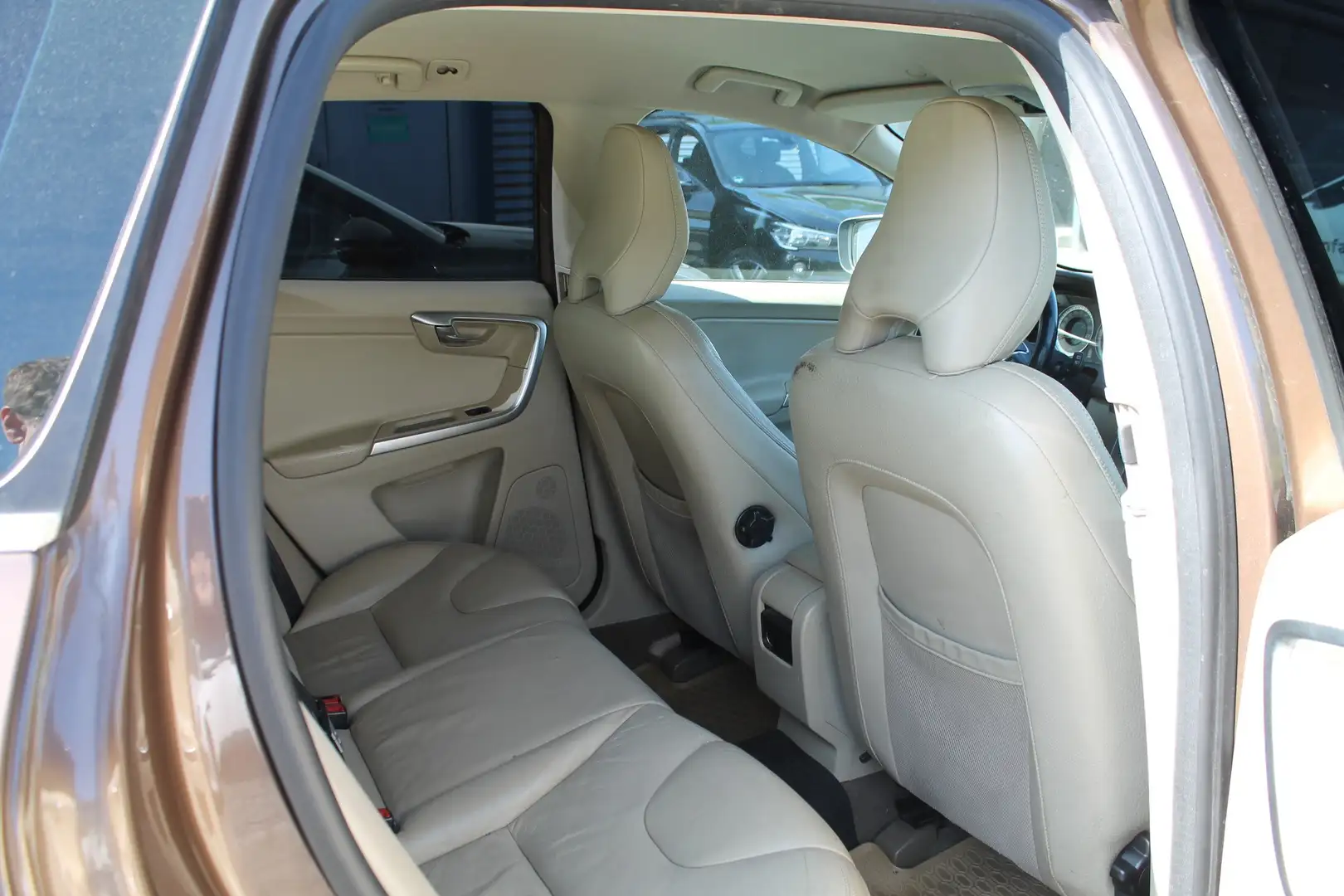 Vehicle image, number 8