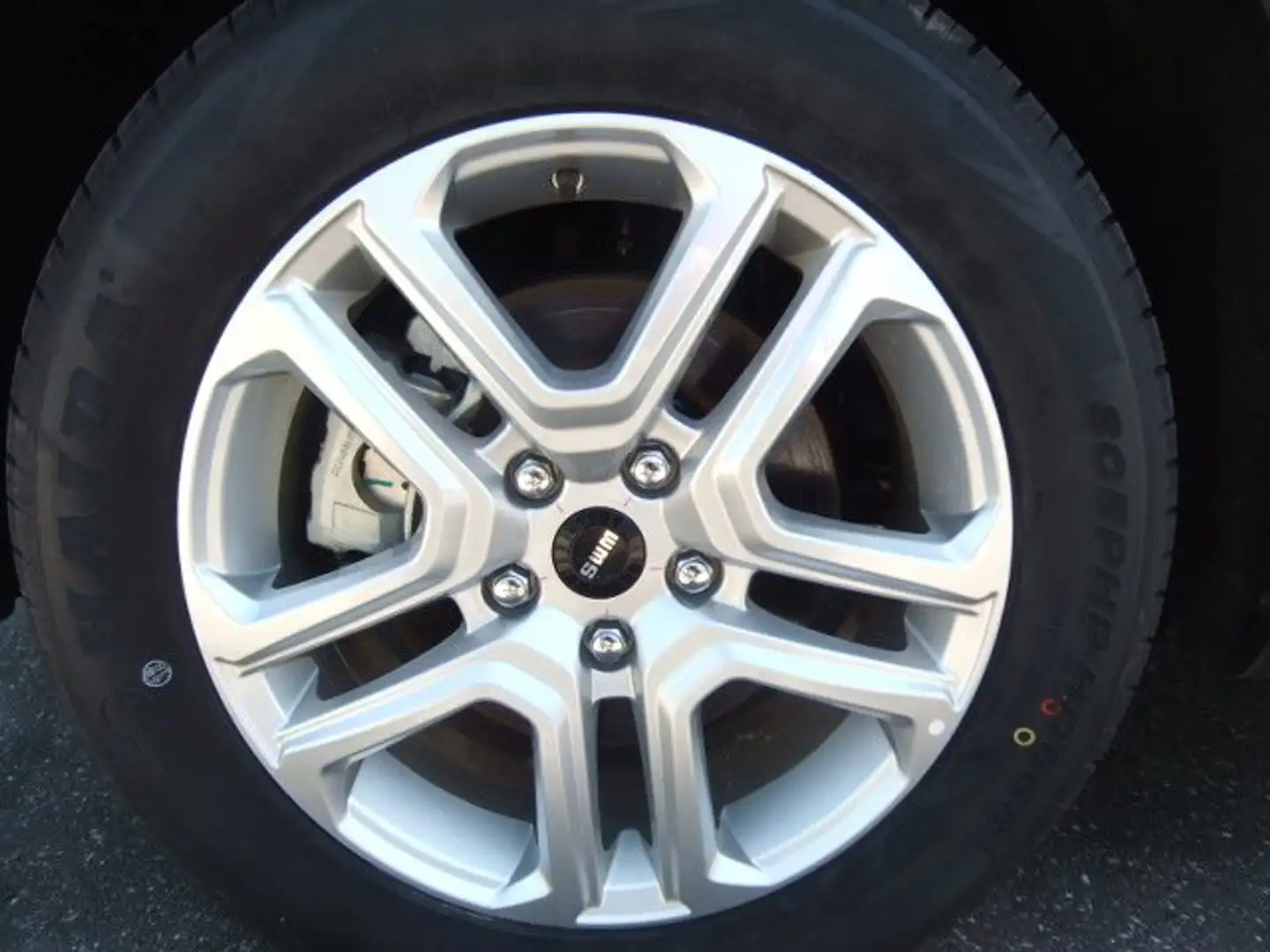 Vehicle image, number 6