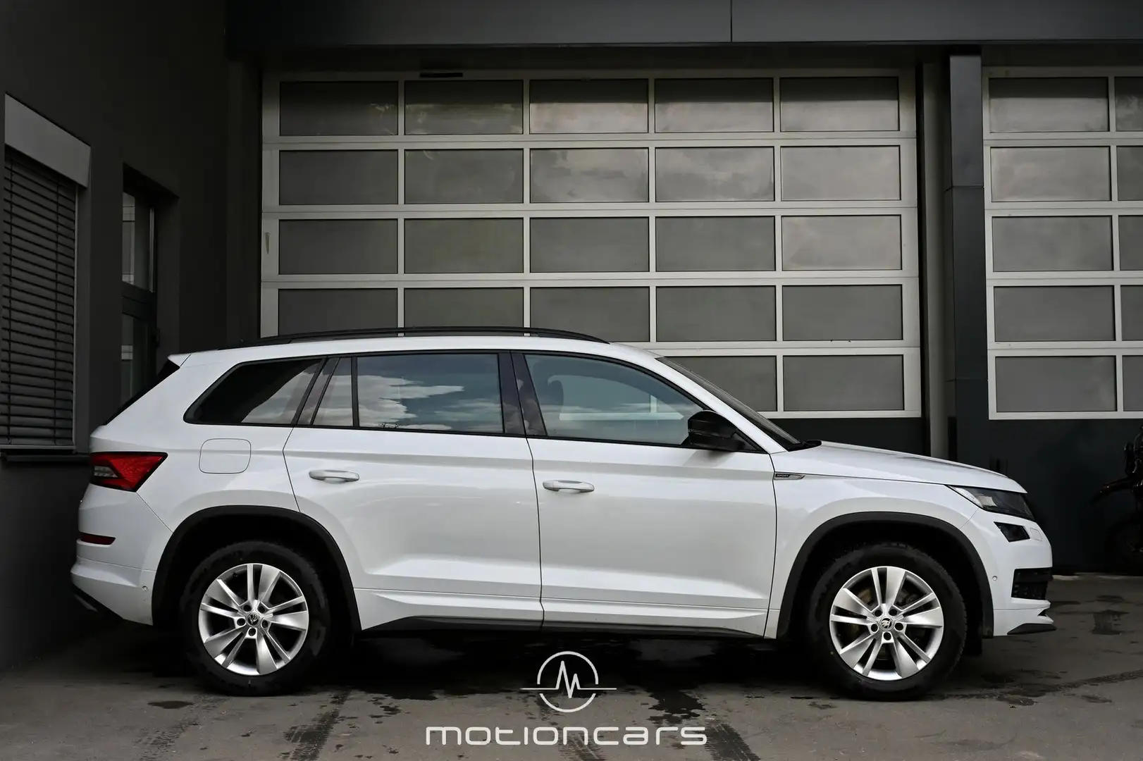 Vehicle image, number 5