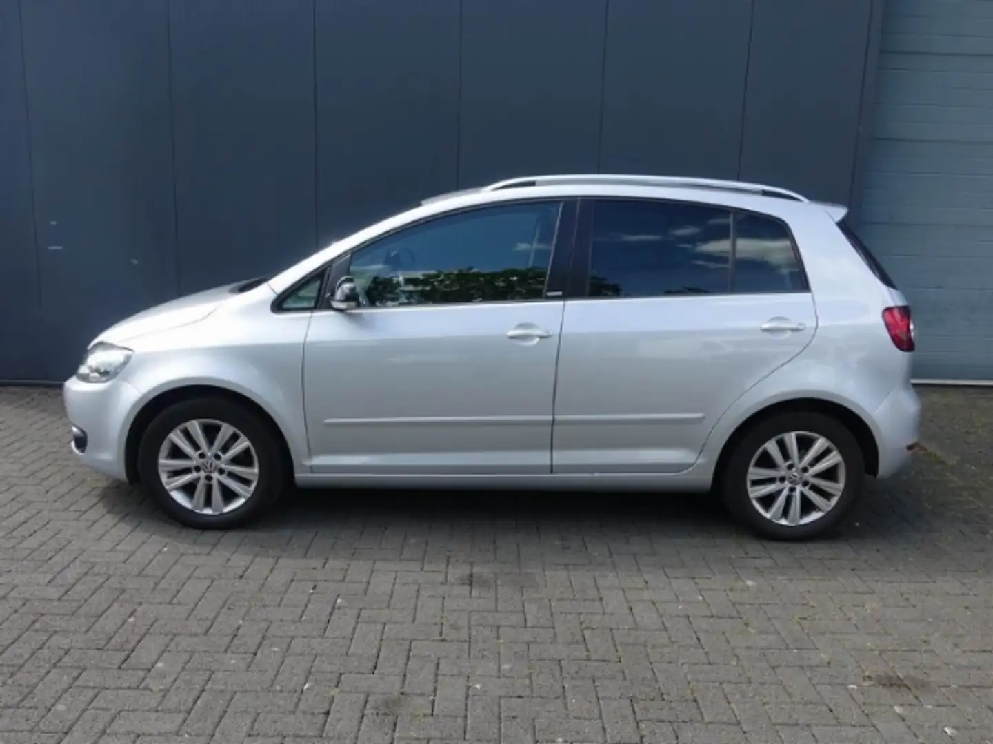 Vehicle image, number 2