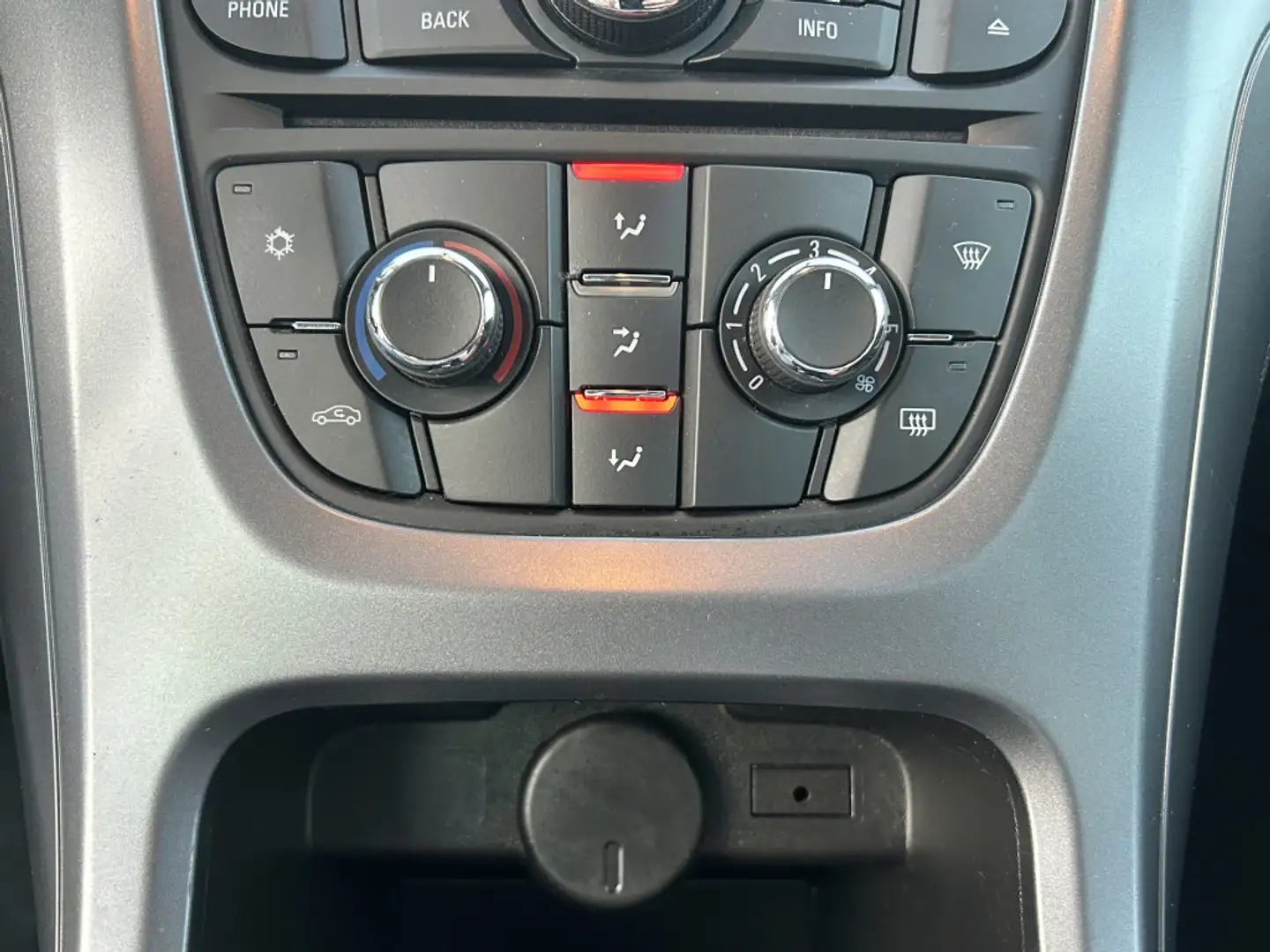 Vehicle image, number 13