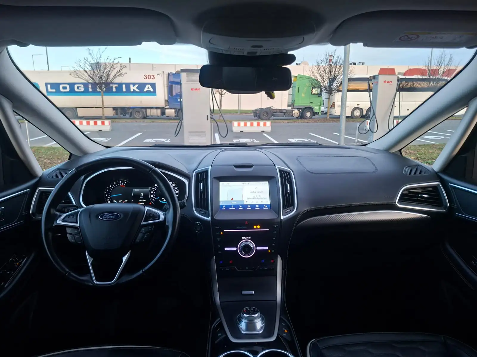 Vehicle image, number 10