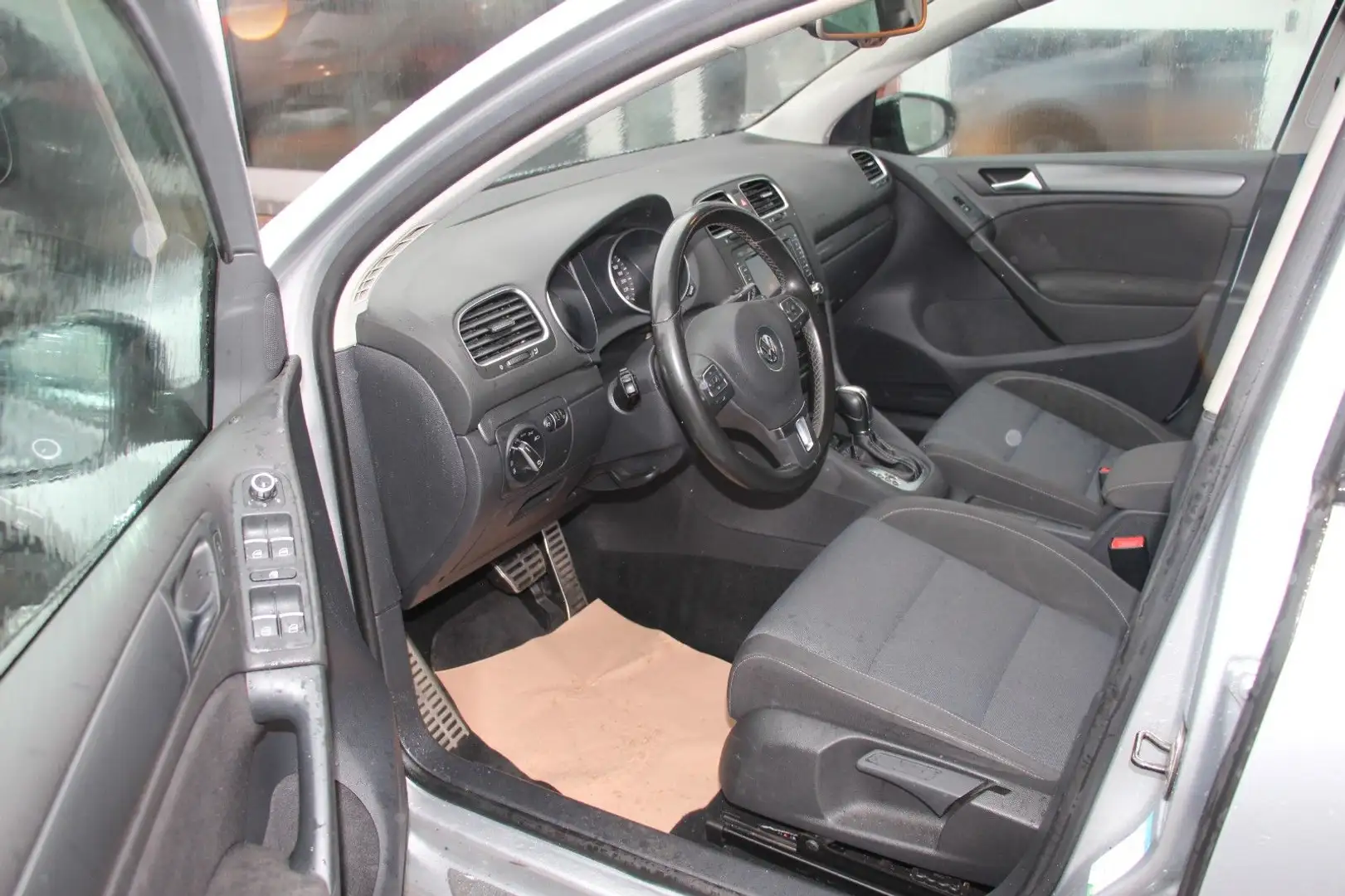 Vehicle image, number 9