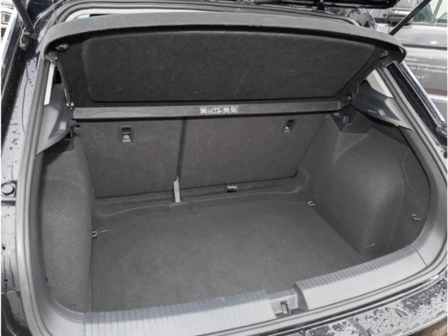Vehicle image, number 14