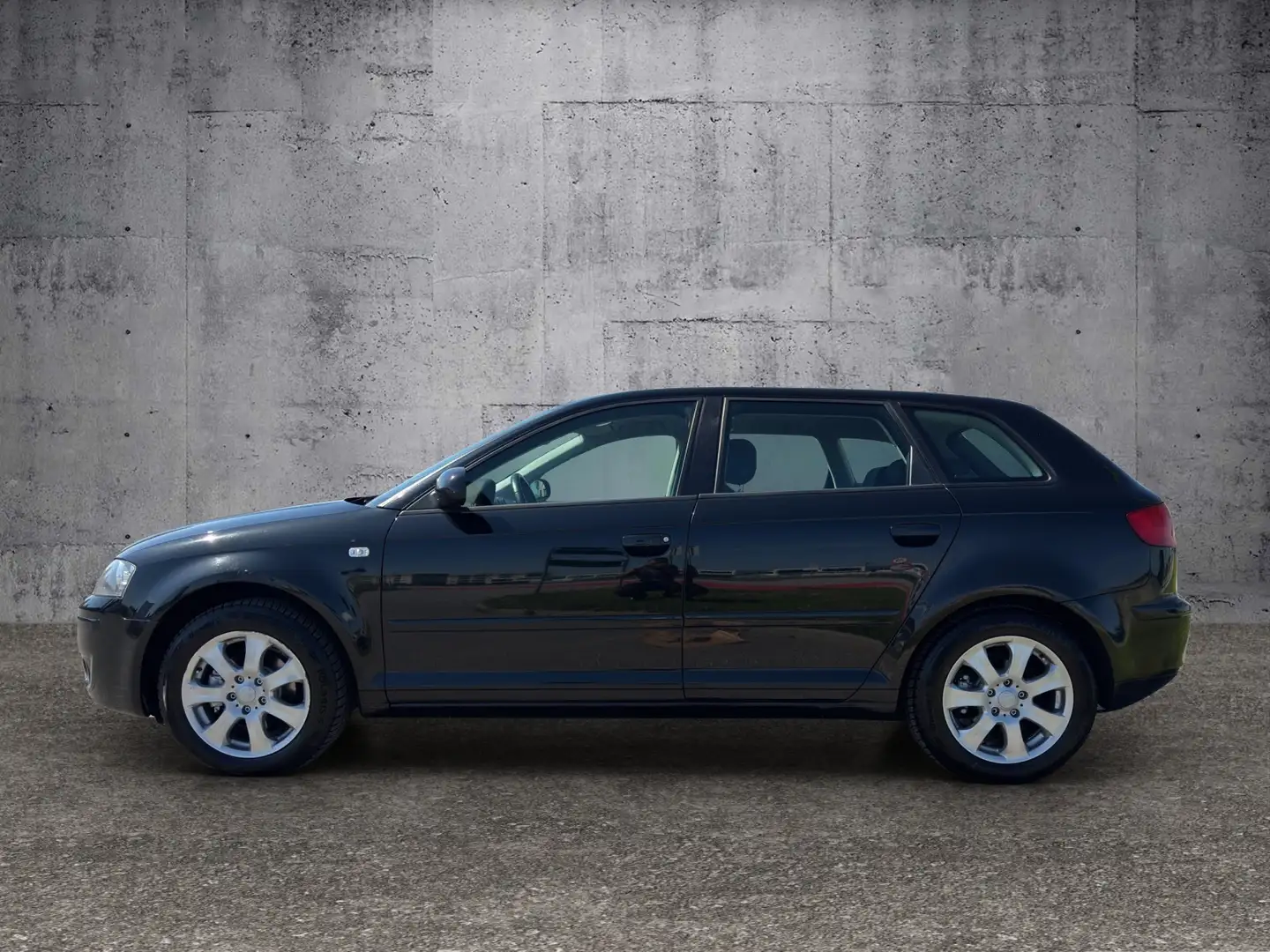 Vehicle image, number 8