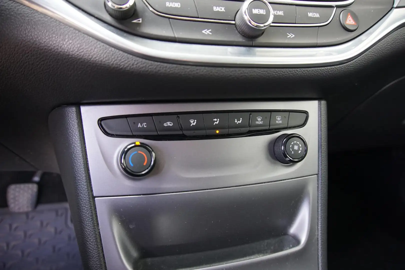 Vehicle image, number 12