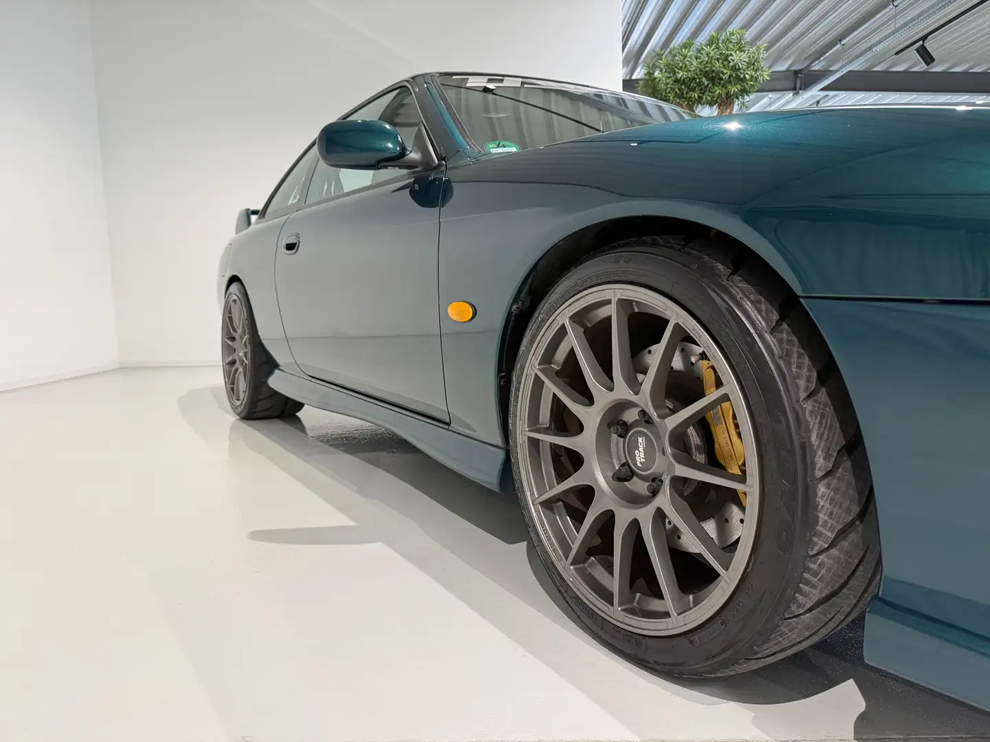 Vehicle image, number 6