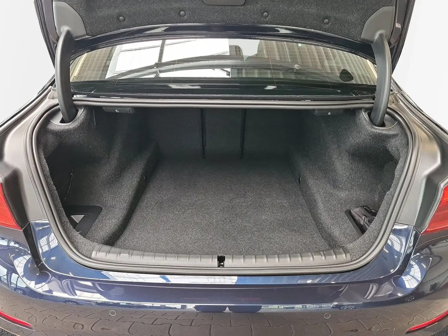 Vehicle image, number 13