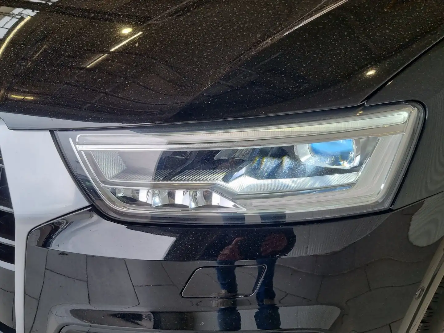 Vehicle image, number 12