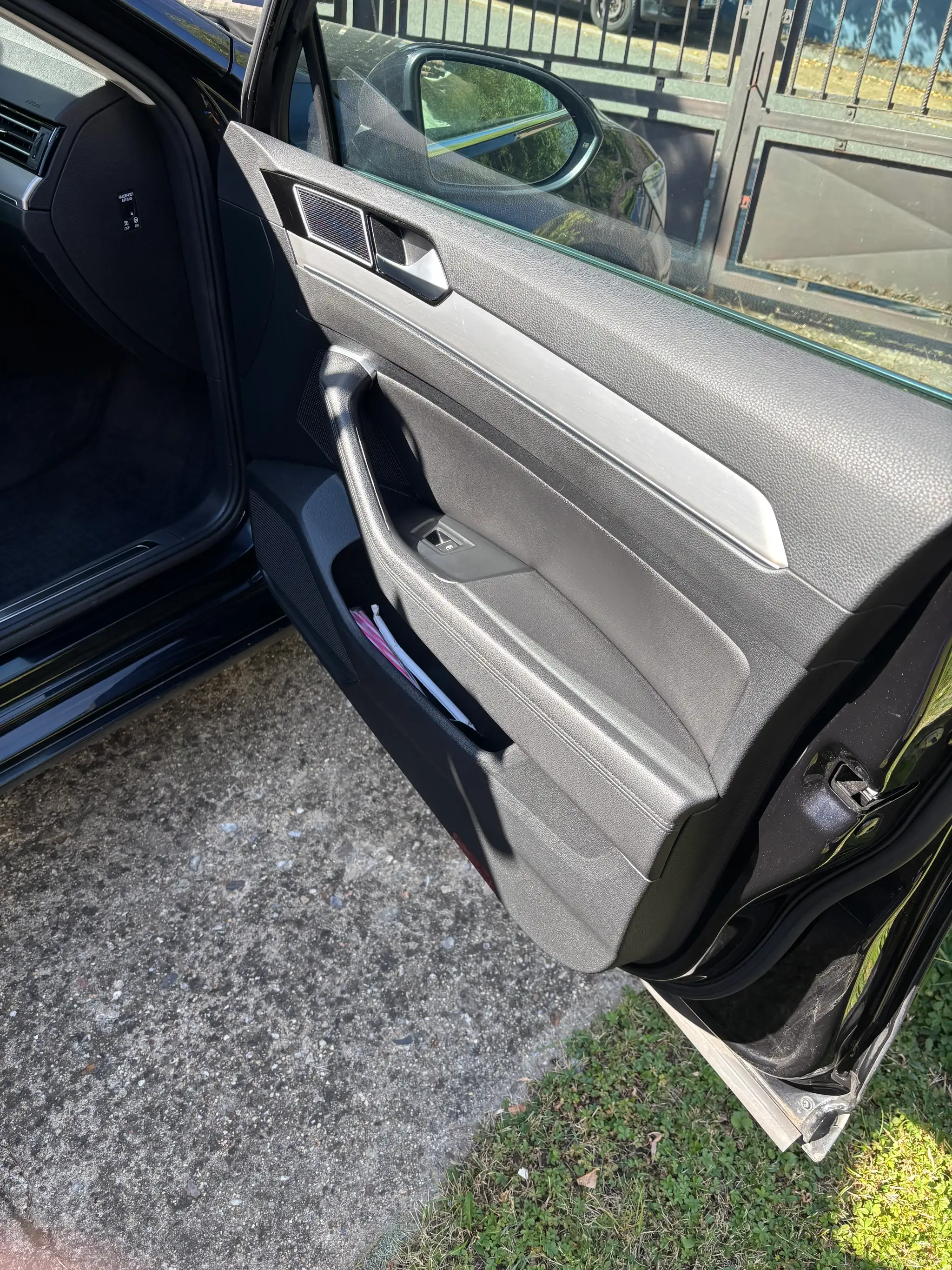 Vehicle image, number 6