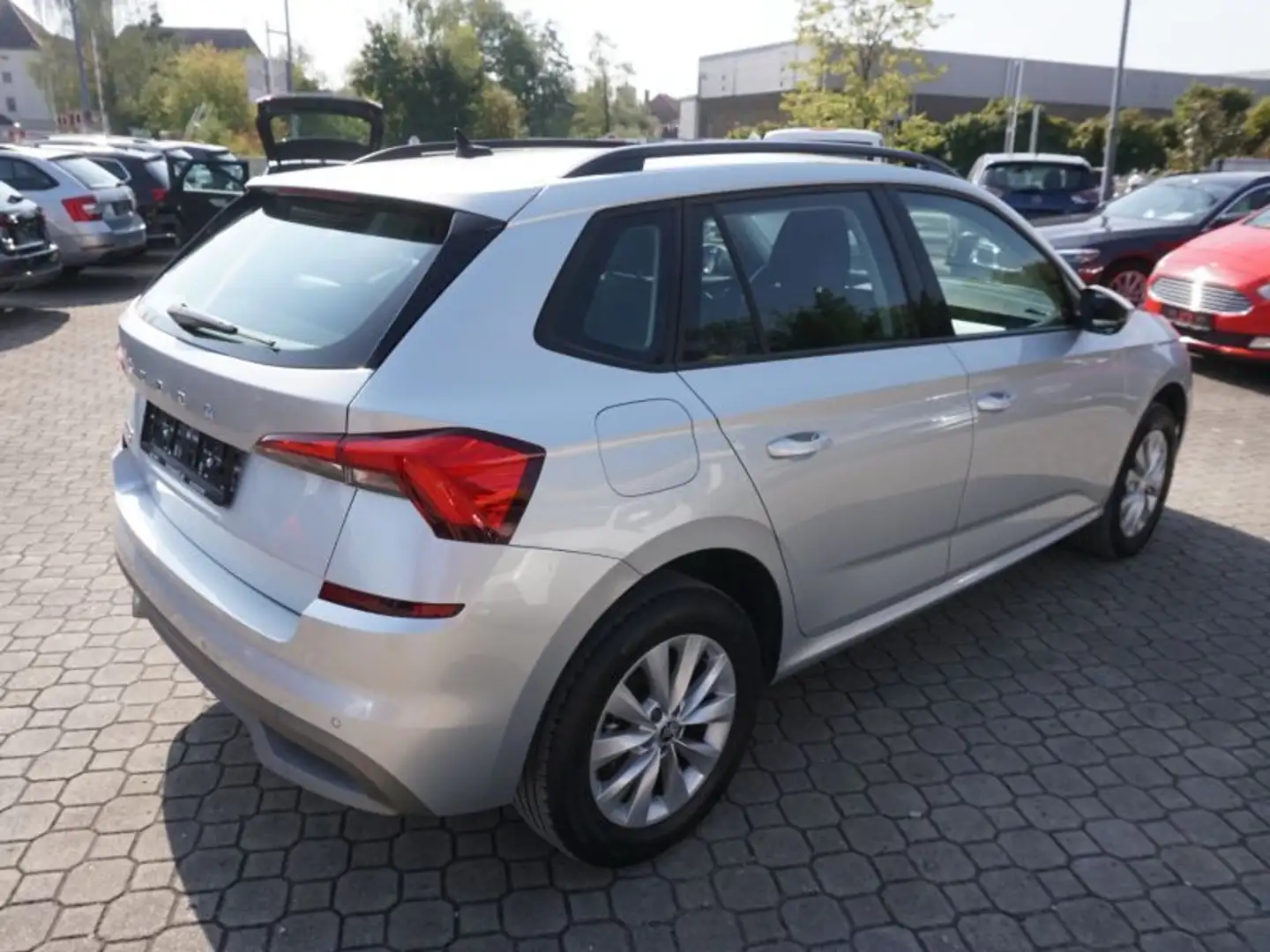 Vehicle image, number 10