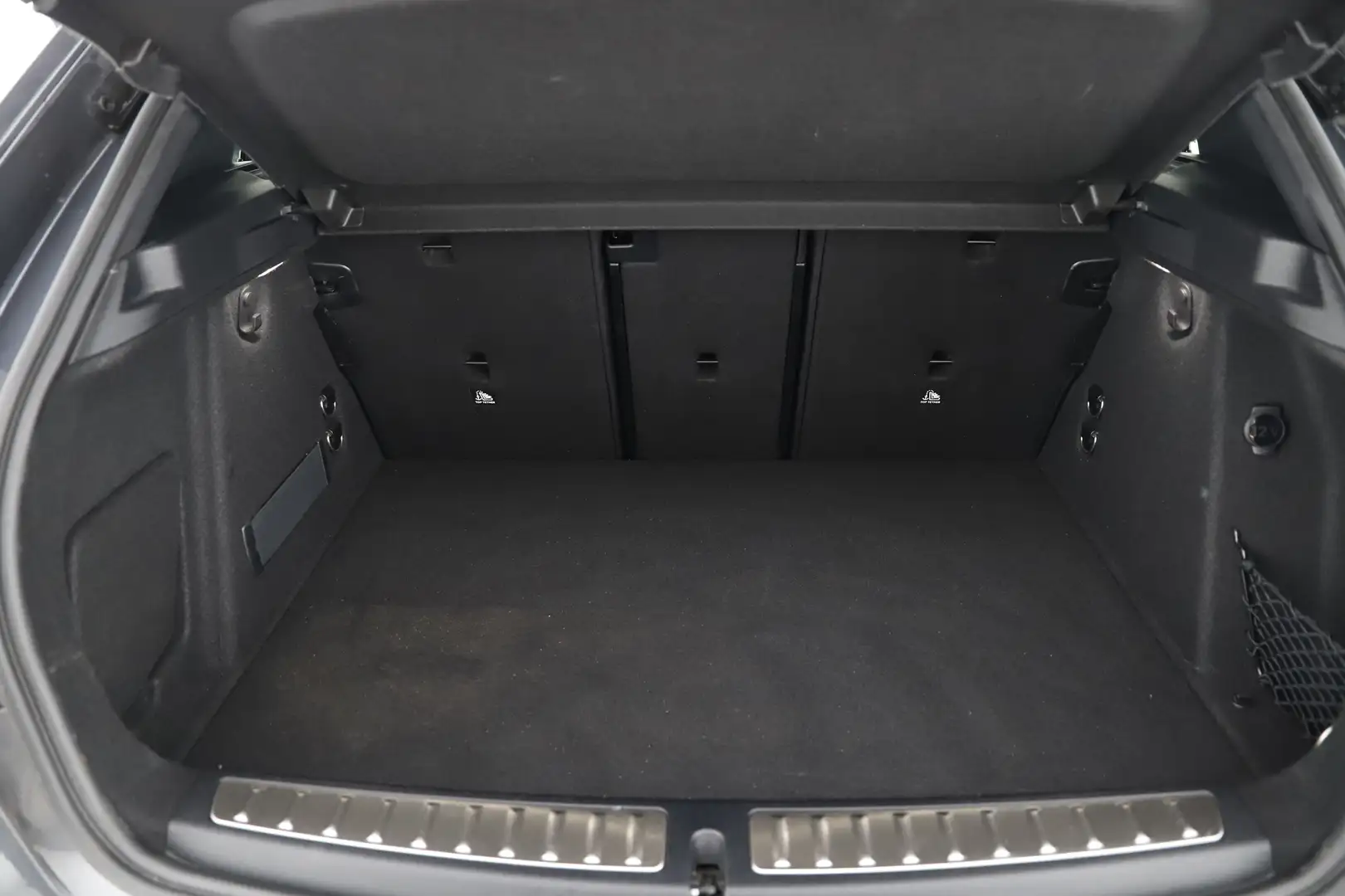 Vehicle image, number 6