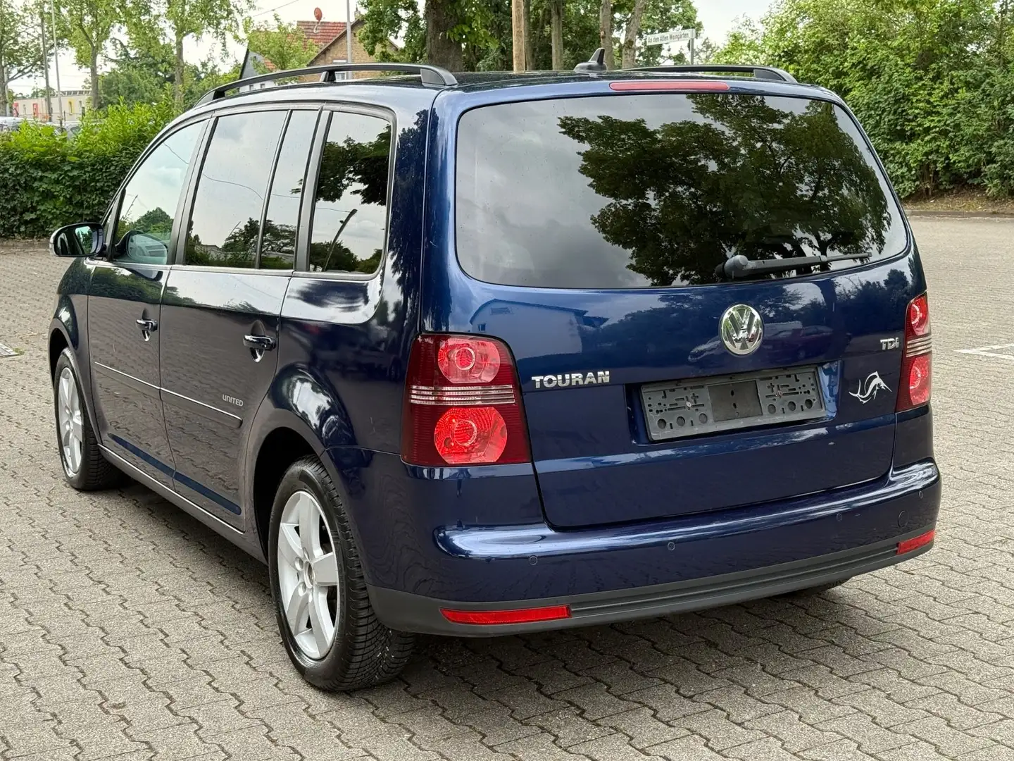 Vehicle image, number 8