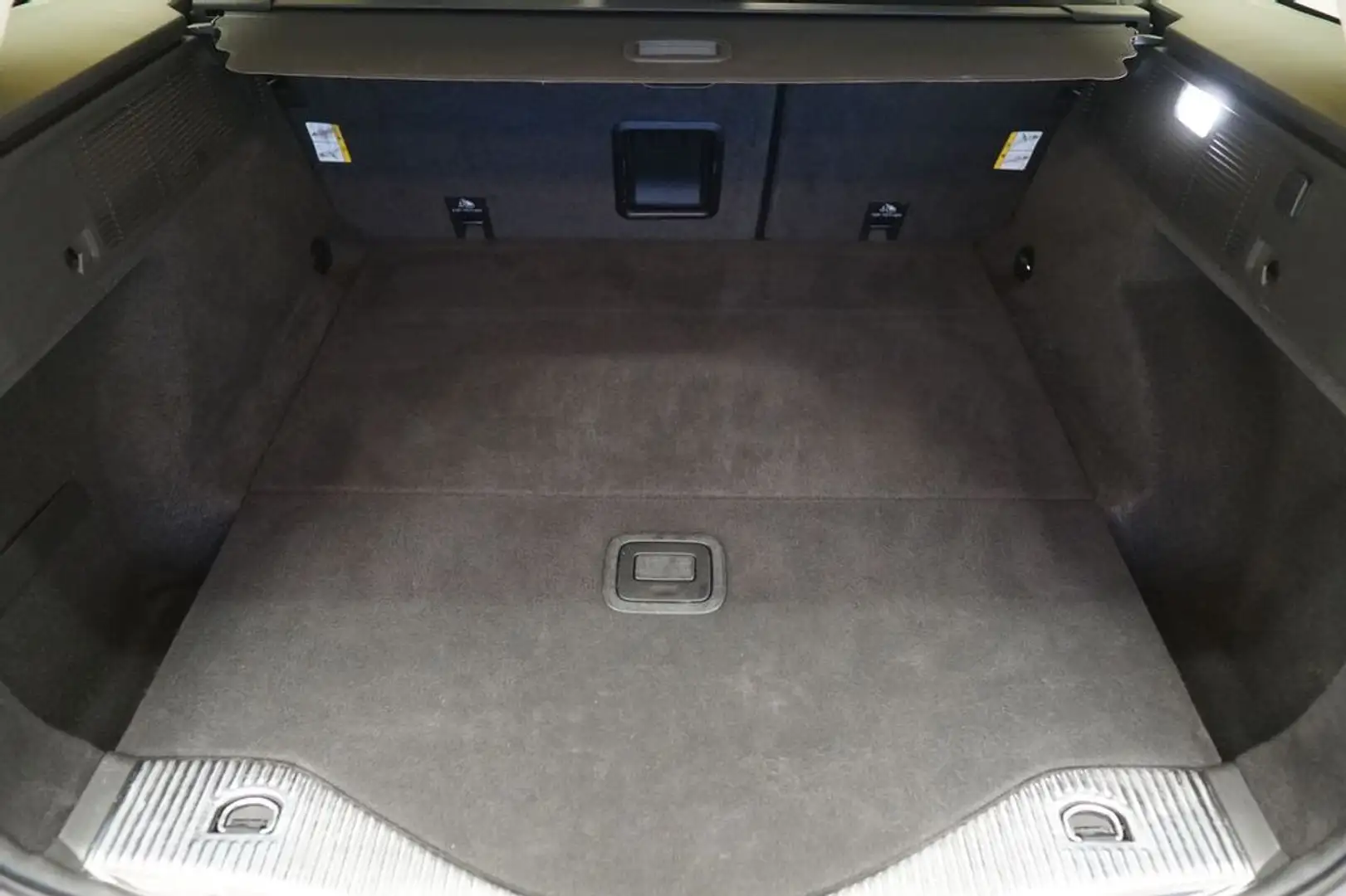 Vehicle image, number 17