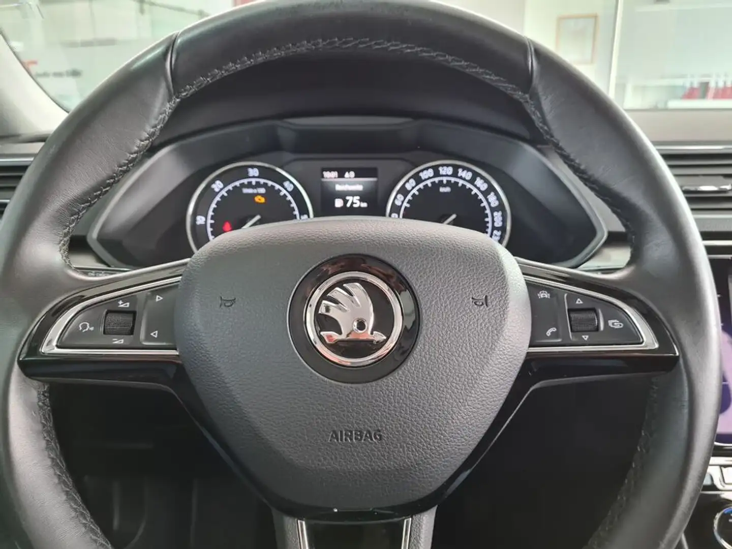 Vehicle image, number 15