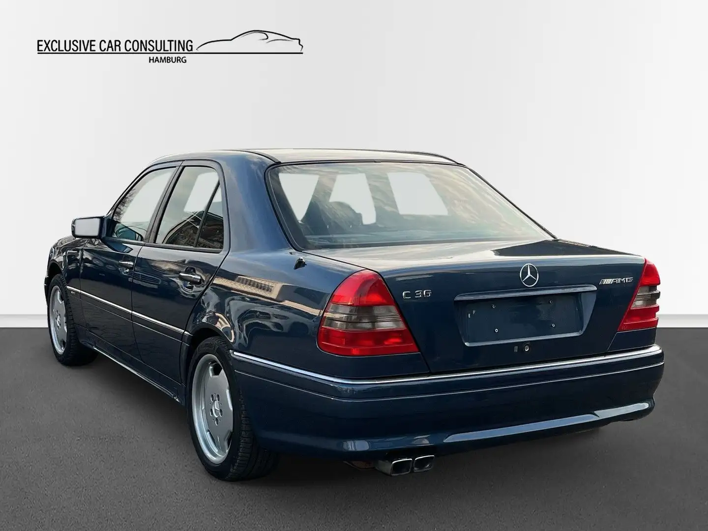 Vehicle image, number 4