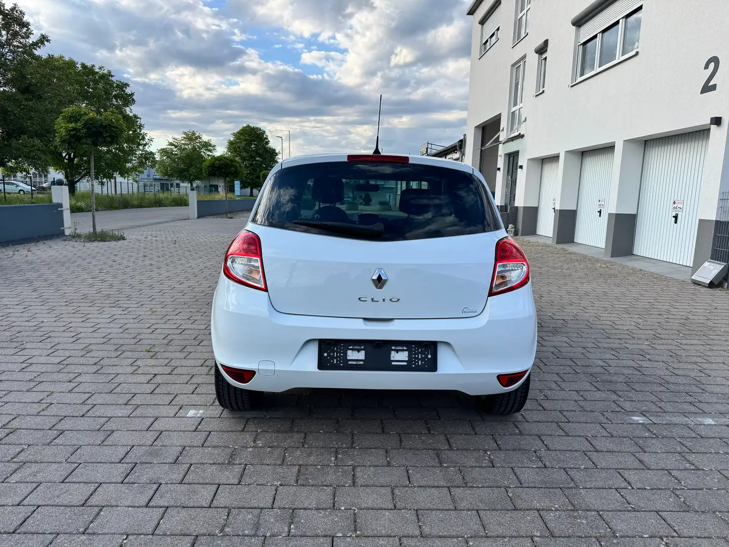 Vehicle image, number 4