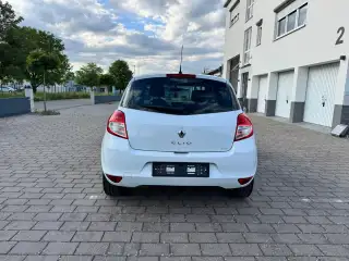Vehicle image thumbnail, number 4