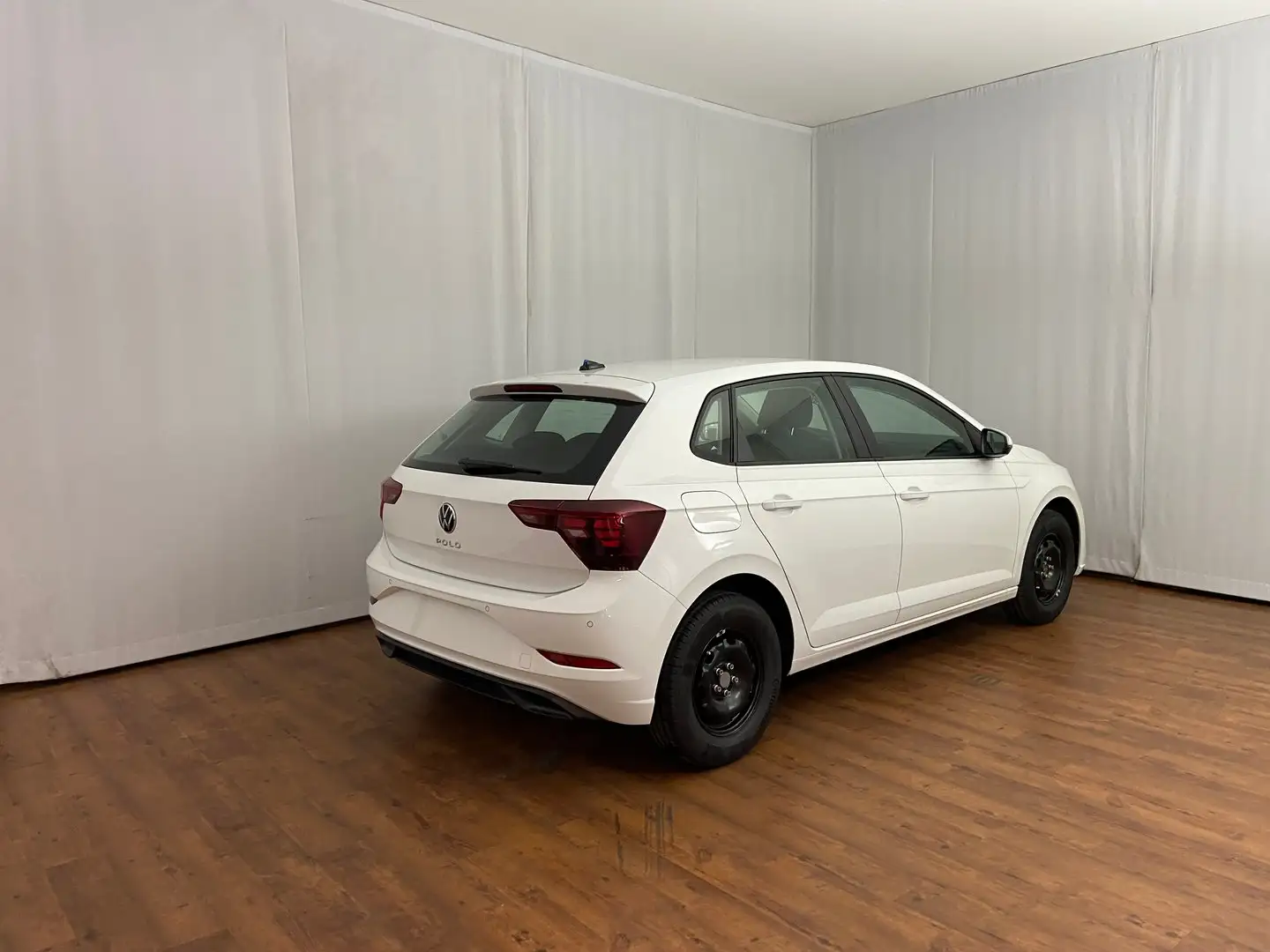 Vehicle image, number 8