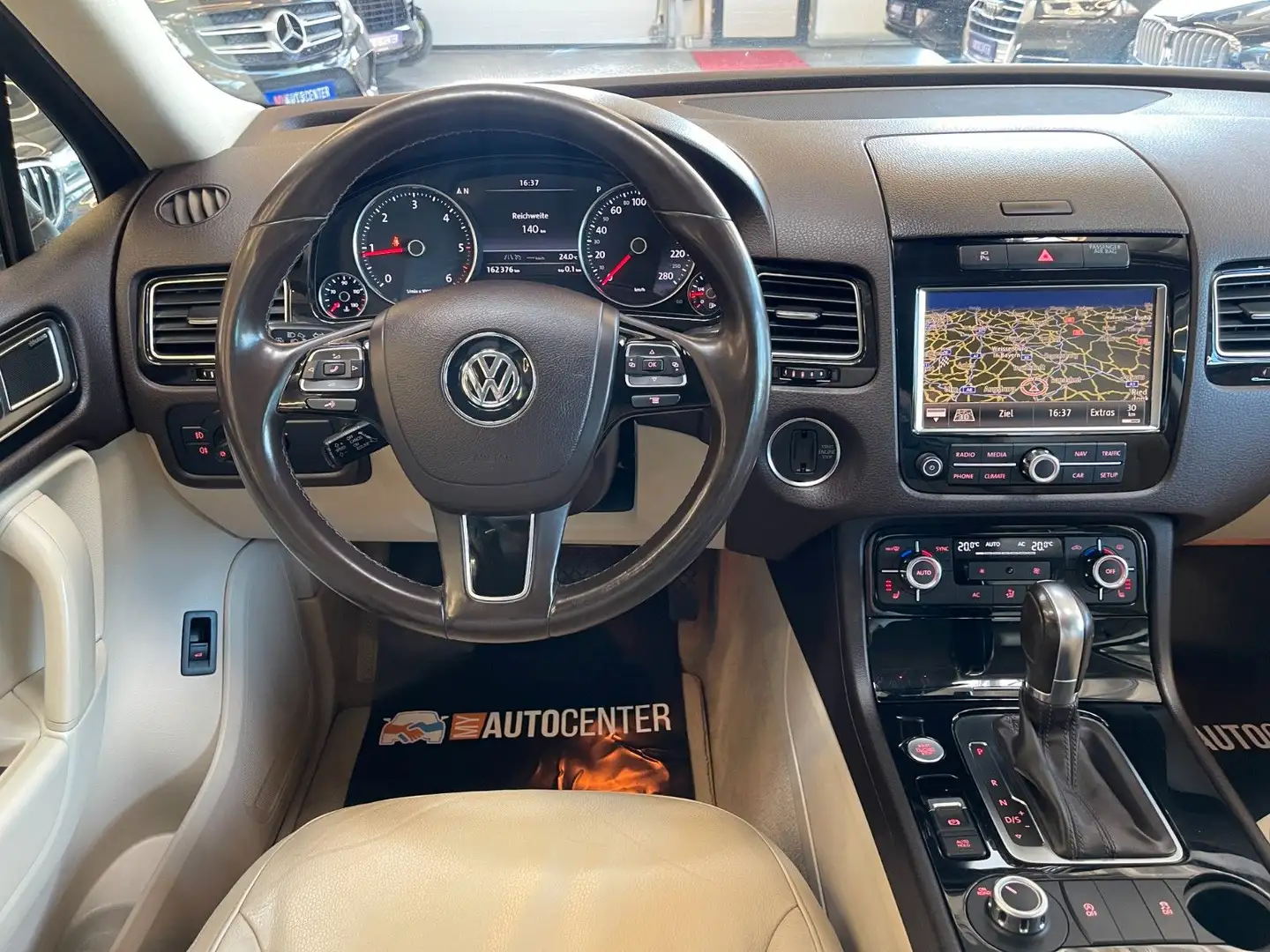 Vehicle image, number 8