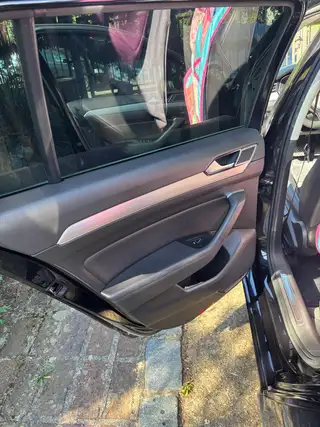 Vehicle image thumbnail, number 7